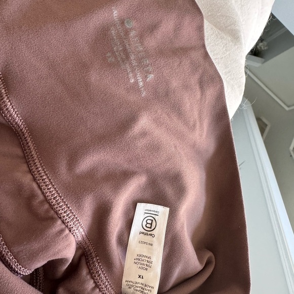 Beyond Yoga Mauve Track Pants - Picture 2 of 4